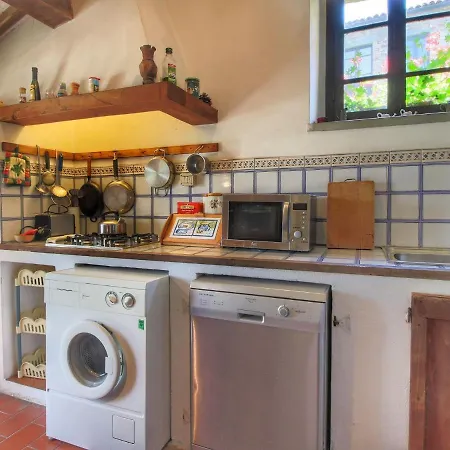 Luxurious Farmhouse In With Garden בית נופש