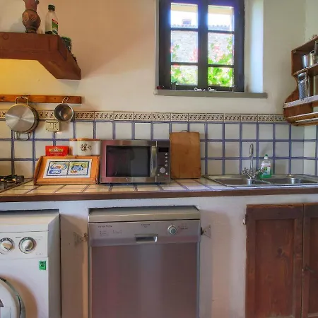 Luxurious Farmhouse In With Garden בית נופש *